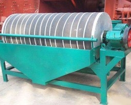 Wet-type permanent drum magnetic separator