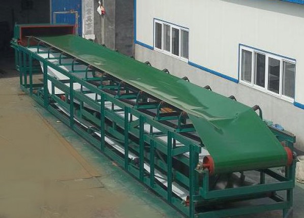 Accordion belt conveyor